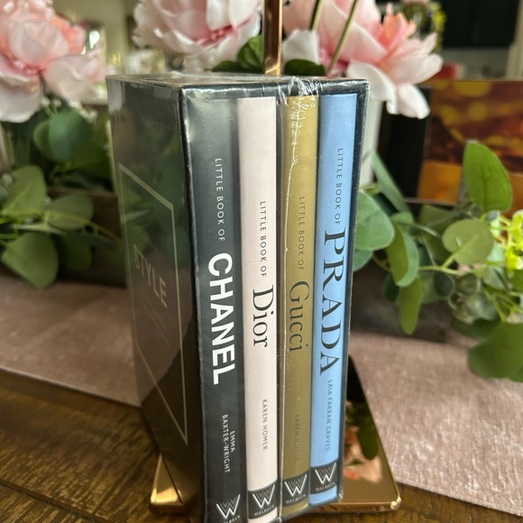 Little Guides to Style Book Set - Gray - Picture 2 of 7